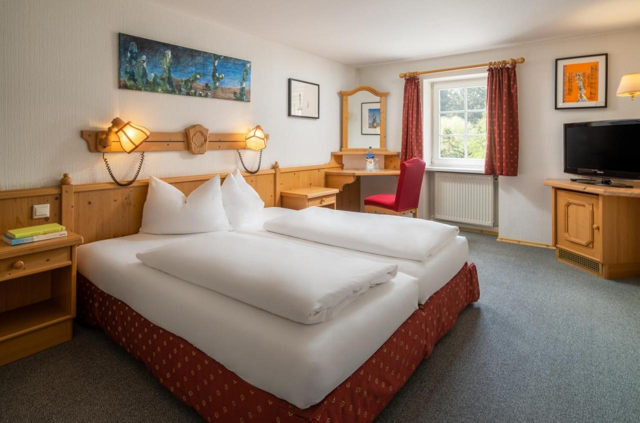 Landhotel Altes Zollhaus Хермсдорф Экстерьер фото